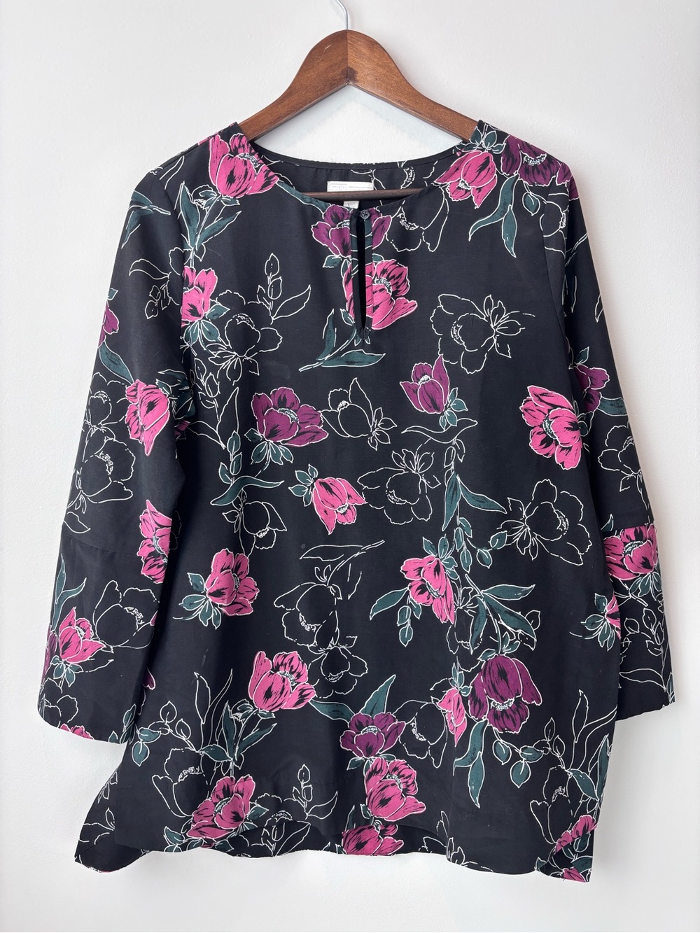 14th & Union Black Tunic with Pink Floral Print